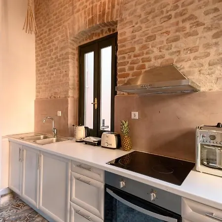 Monastery Apartment, A Unique House شقة خانيا